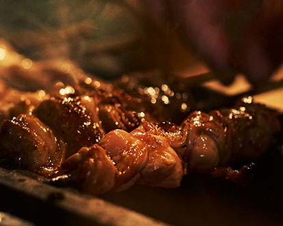 焼き鳥を焼く